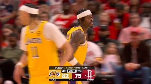 配资专业证券配资门户 有样学样！范德比尔特肘区停球 不看人击地助飞老詹上篮得分